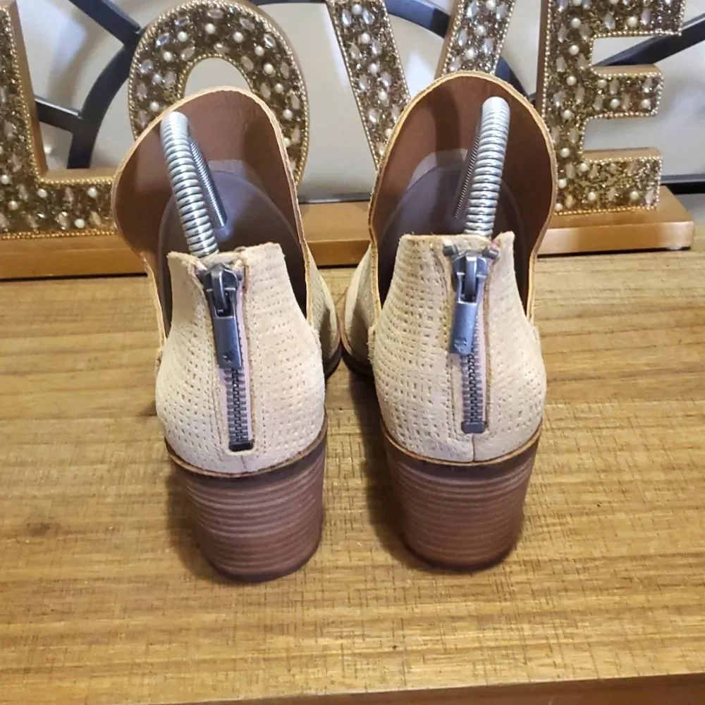 Lucky Brand Powe Cream Tan Suede Shoe Bootie Sz 7.5, Cabincore, Boho, Streetwear